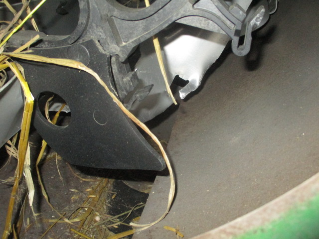 2010 John Deere 9870 Combine - Image 22