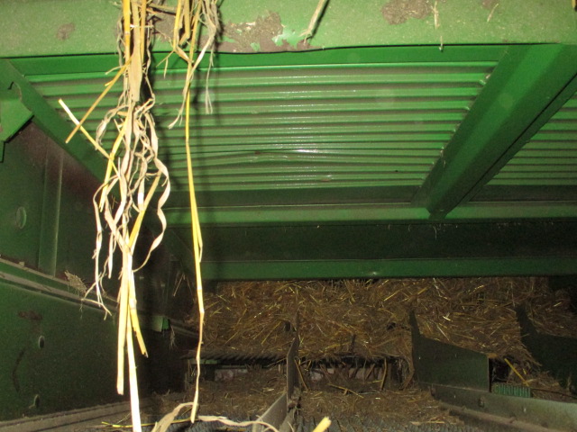 2010 John Deere 9870 Combine - Image 30