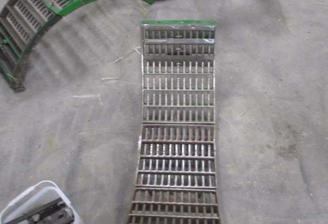 2010 John Deere 9870 Combine - Image 34