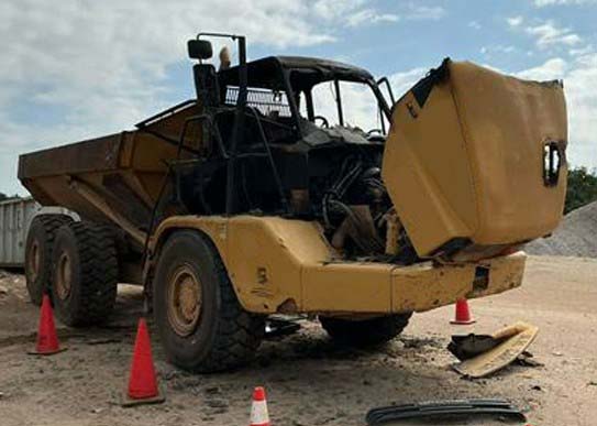 2011 Caterpillar 725 Articulated Dump Truck - Image 2