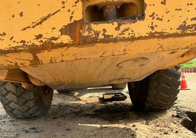2011 Caterpillar 725 Articulated Dump Truck - Image 20