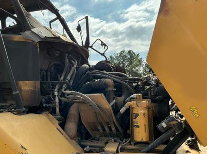2011 Caterpillar 725 Articulated Dump Truck - Image 23