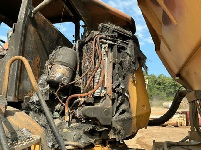 2011 Caterpillar 725 Articulated Dump Truck - Image 25