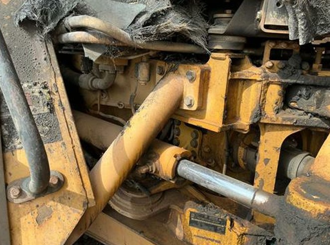 2011 Caterpillar 725 Articulated Dump Truck - Image 26