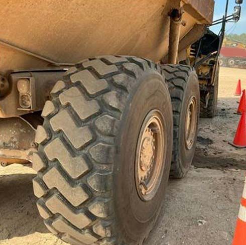 2011 Caterpillar 725 Articulated Dump Truck - Image 27