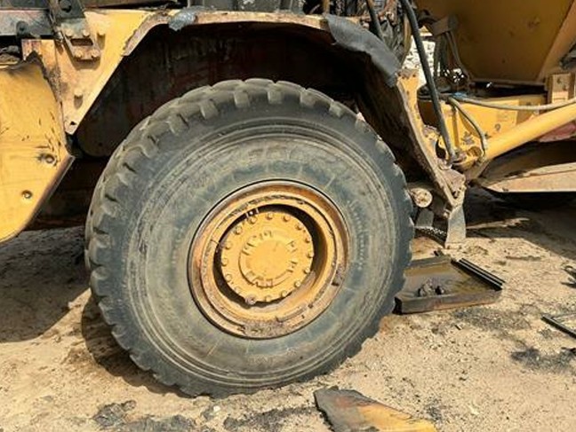 2011 Caterpillar 725 Articulated Dump Truck - Image 32