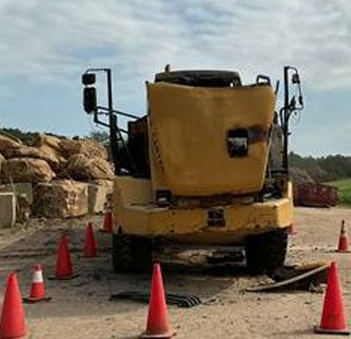 2011 Caterpillar 725 Articulated Dump Truck - Image 7