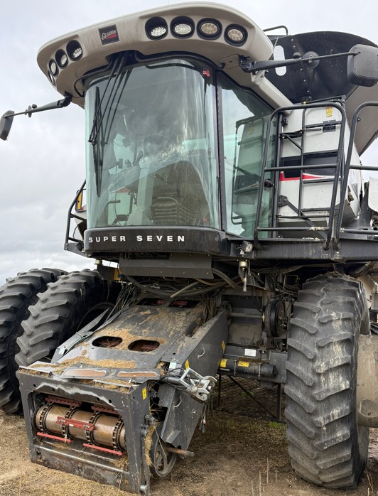 2011 Gleaner S77 Combine - Image 7