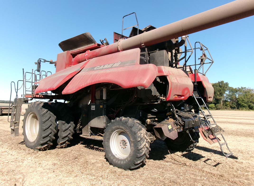 2012 Case IH 7230 Combine - Image 2