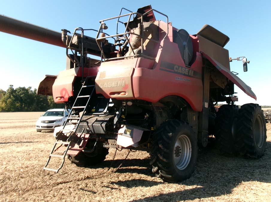 2012 Case IH 7230 Combine - Image 3