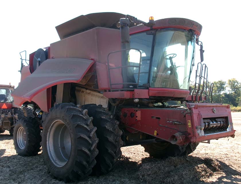 2012 Case IH 7230 Combine - Image 4