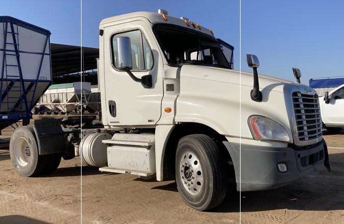 2012 Freightliner Cascadia 125 - Image 8