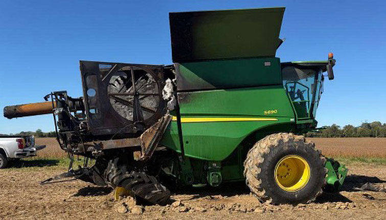 2012 John Deere S690 Combine - Image 4