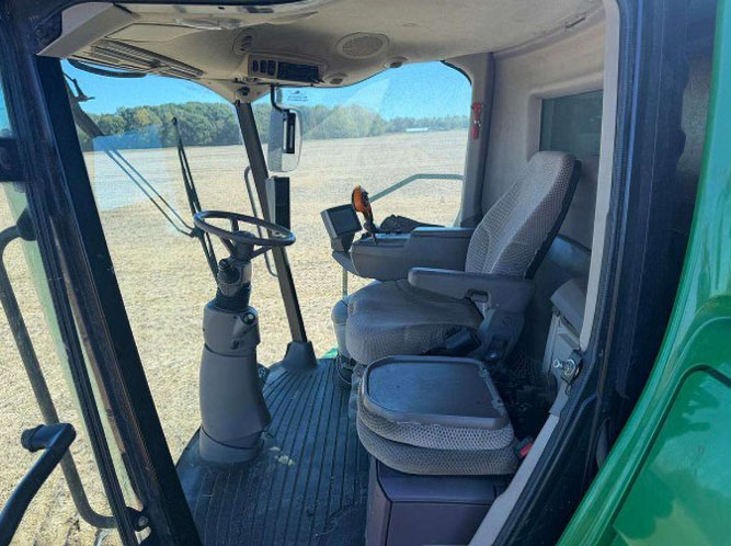 2012 John Deere S690 Combine - Image 7
