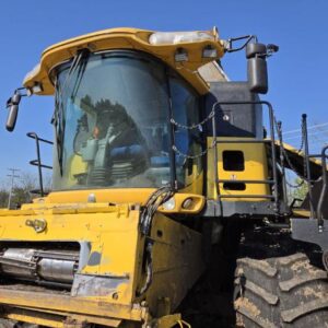 2012 New Holland CR8080 Combine