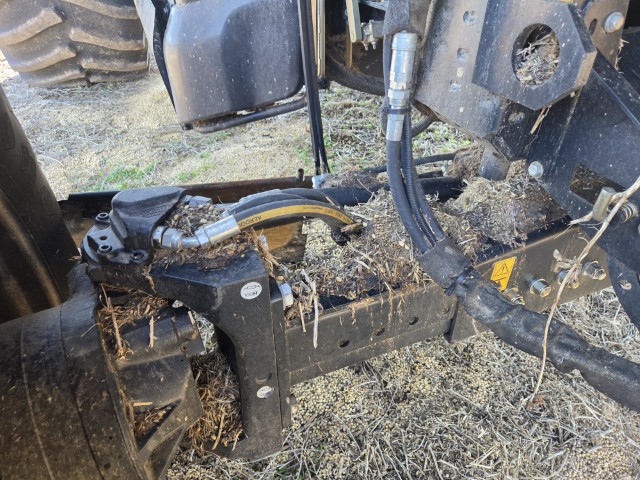 2012 New Holland CR8080 Combine - Image 30