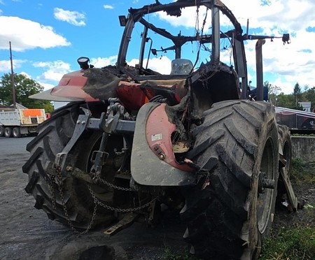 2013 CASE IH Magnum 260 Tractor - Image 3