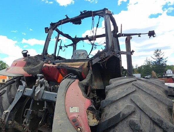 2013 CASE IH Magnum 260 Tractor - Image 9