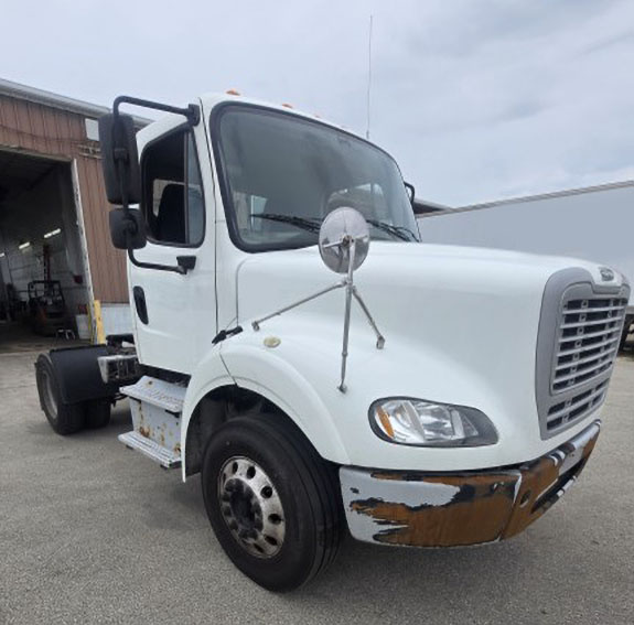 2013 Freightliner M2 - Image 3
