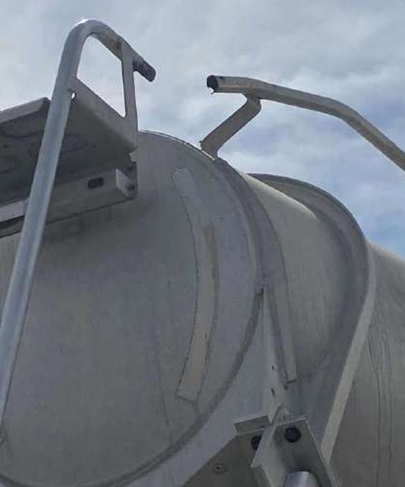 2013 HEIL Dry Bulk Trailer - Image 10