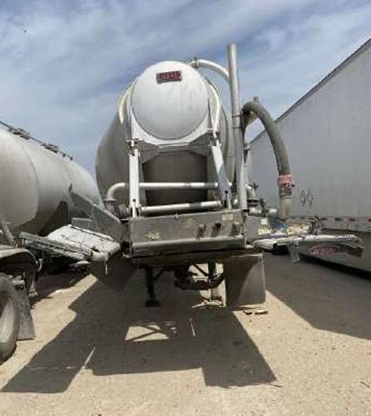 2013 HEIL Dry Bulk Trailer - Image 3