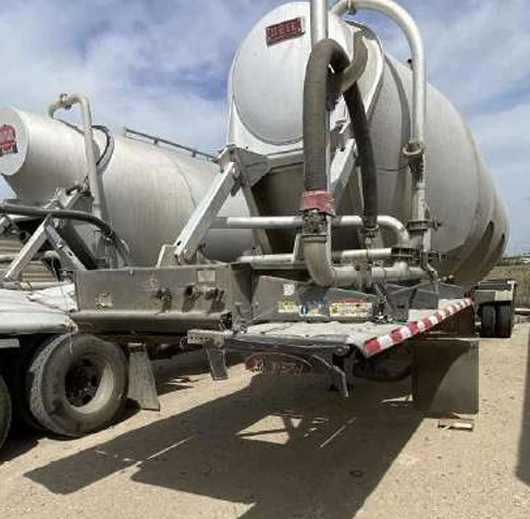 2013 HEIL Dry Bulk Trailer - Image 4