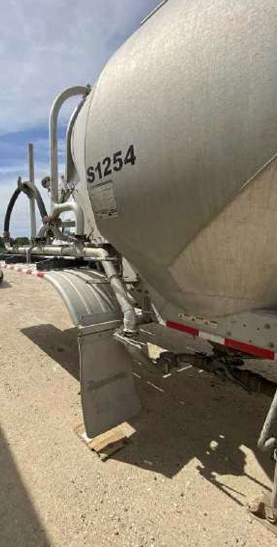 2013 HEIL Dry Bulk Trailer - Image 8