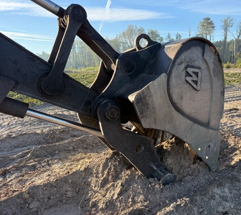 2013 John Deere 210G Excavator - Image 13