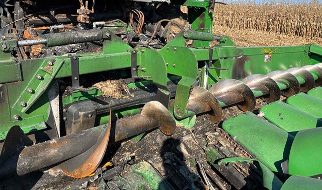 2013 John Deere 612C Corn Header - Image 2