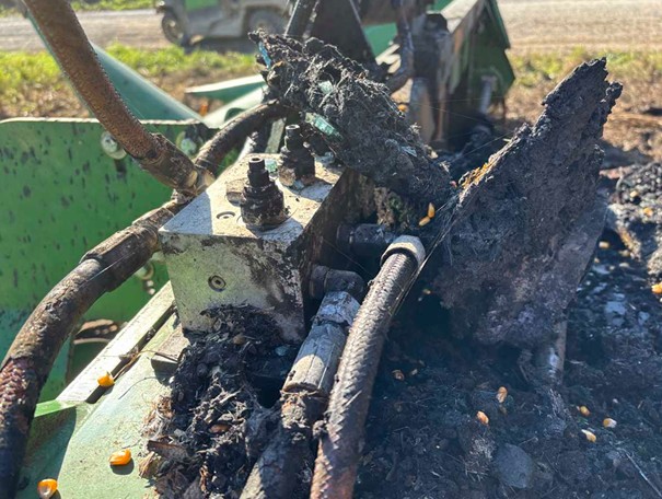 2013 John Deere 612C Corn Header - Image 9