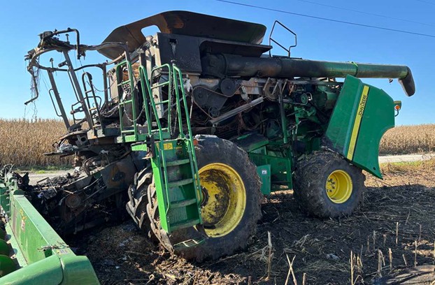 2013 John Deere S670 Combine - Image 2