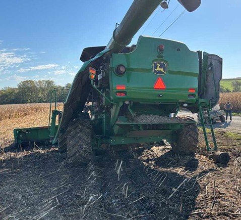 2013 John Deere S670 Combine - Image 3
