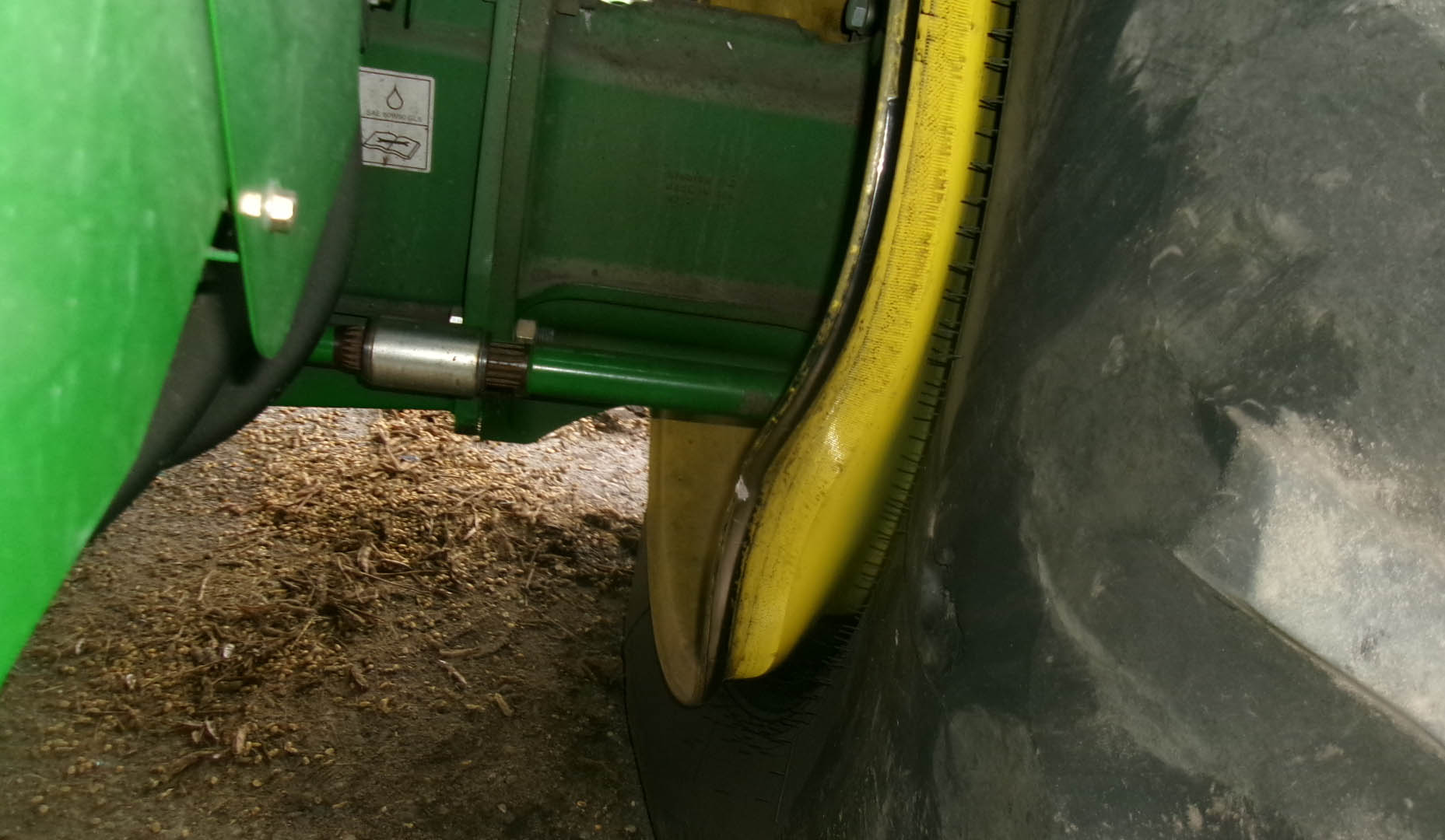 2013 John Deere S670 Combine - Image 8