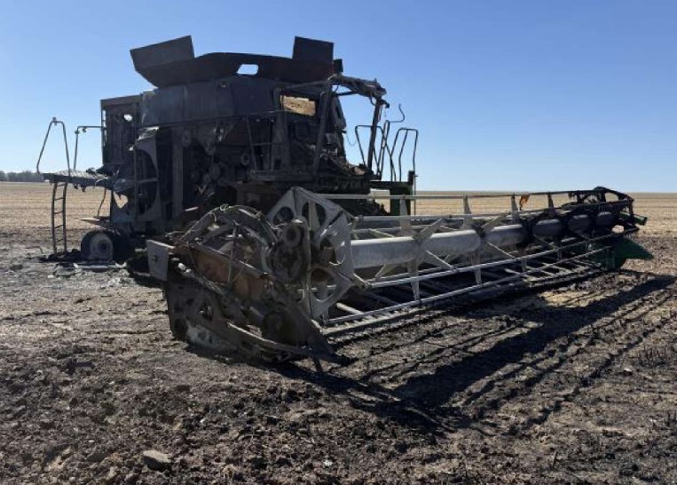2014 John Deere 9670 Combine/2014 John Deere 630FD Header