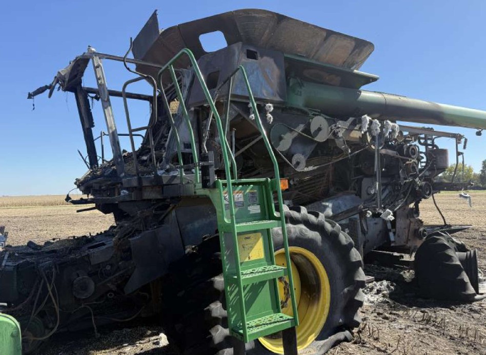 2014 John Deere 9670 Combine/2014 John Deere 630FD Header - Image 3