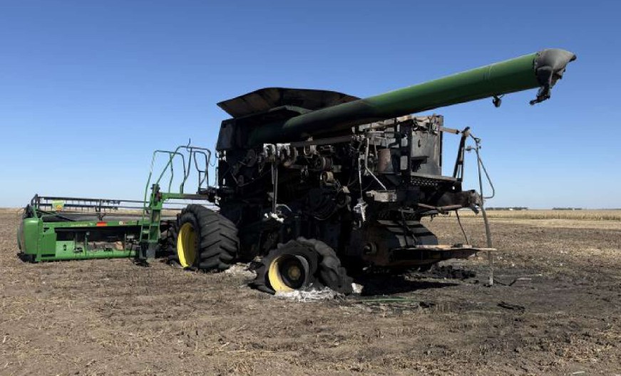 2014 John Deere 9670 Combine/2014 John Deere 630FD Header - Image 6