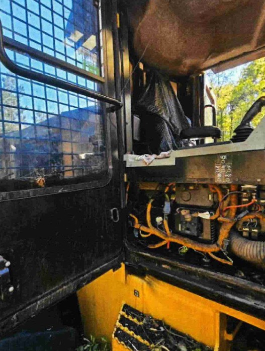 2015 Caterpillar 553C Fellerbuncher - Image 14