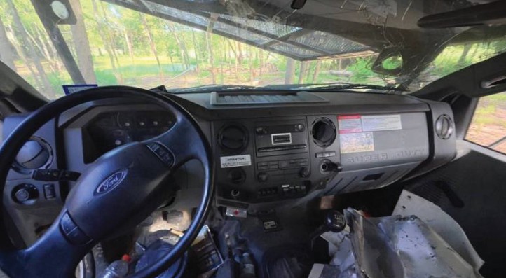 2015 Ford F-750 Tree Truck - Image 22