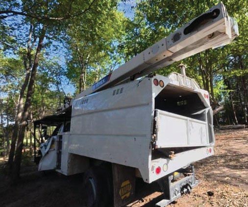 2015 Ford F-750 Tree Truck - Image 9