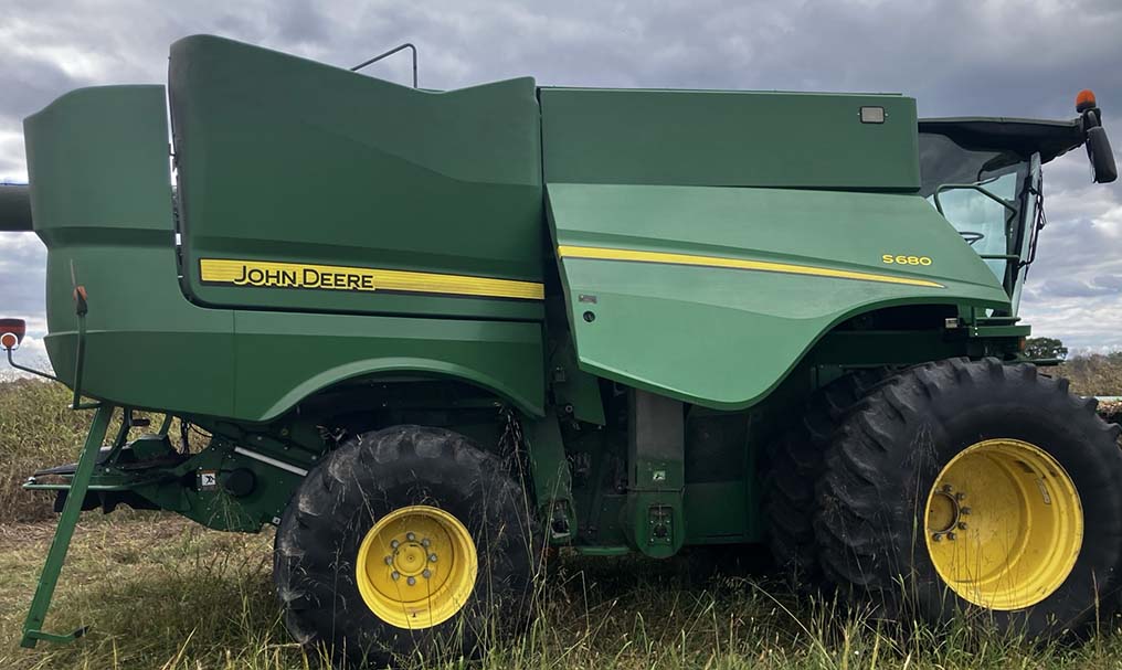 2015 John Deere S680 STS Combine - Image 2