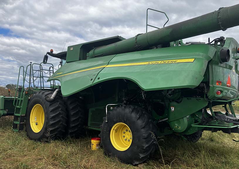 2015 John Deere S680 STS Combine - Image 3