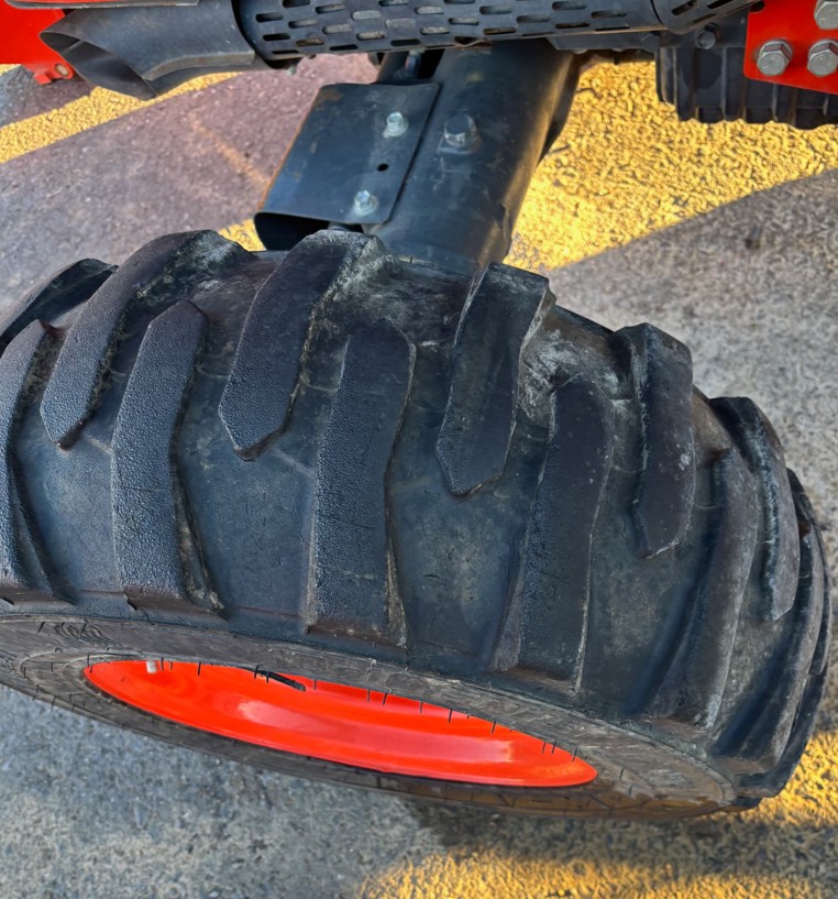 2015 Kubota L6060 Tractor - Image 7