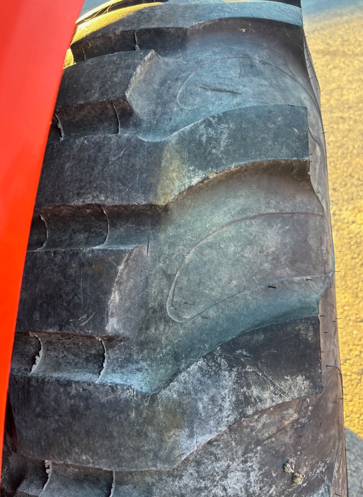 2015 Kubota L6060 Tractor - Image 8