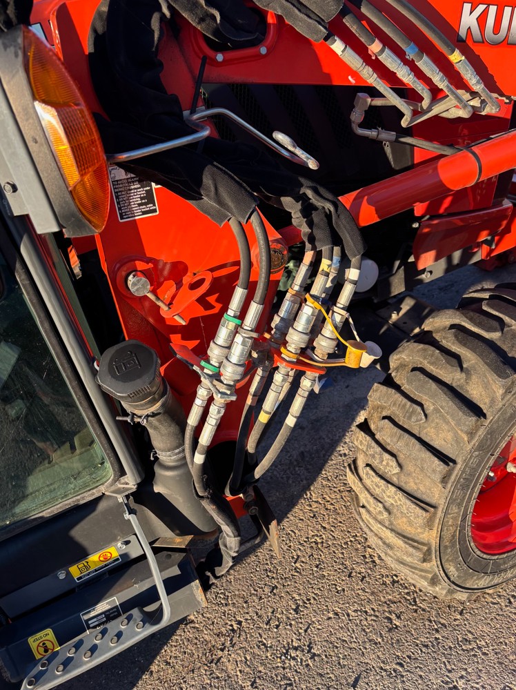 2015 Kubota L6060 Tractor - Image 9