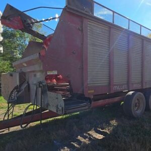 2015 Miller 5300 Silage Wagon
