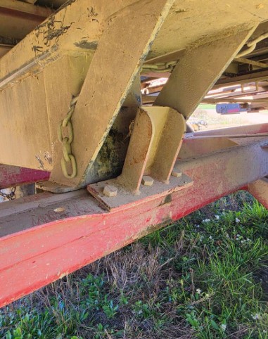 2015 Miller 5300 Silage Wagon - Image 11