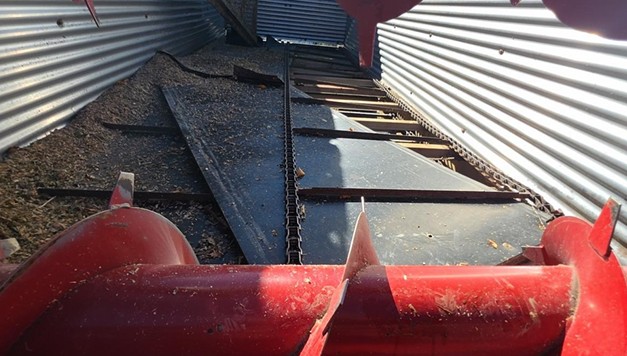 2015 Miller 5300 Silage Wagon - Image 8