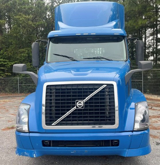 2015 Volvo VNL - Image 2