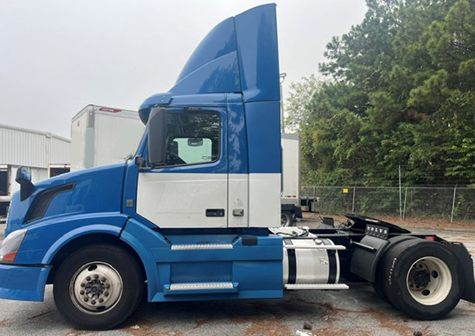 2015 Volvo VNL - Image 3