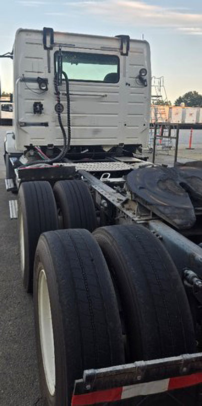 2015 Volvo VNL - Image 3